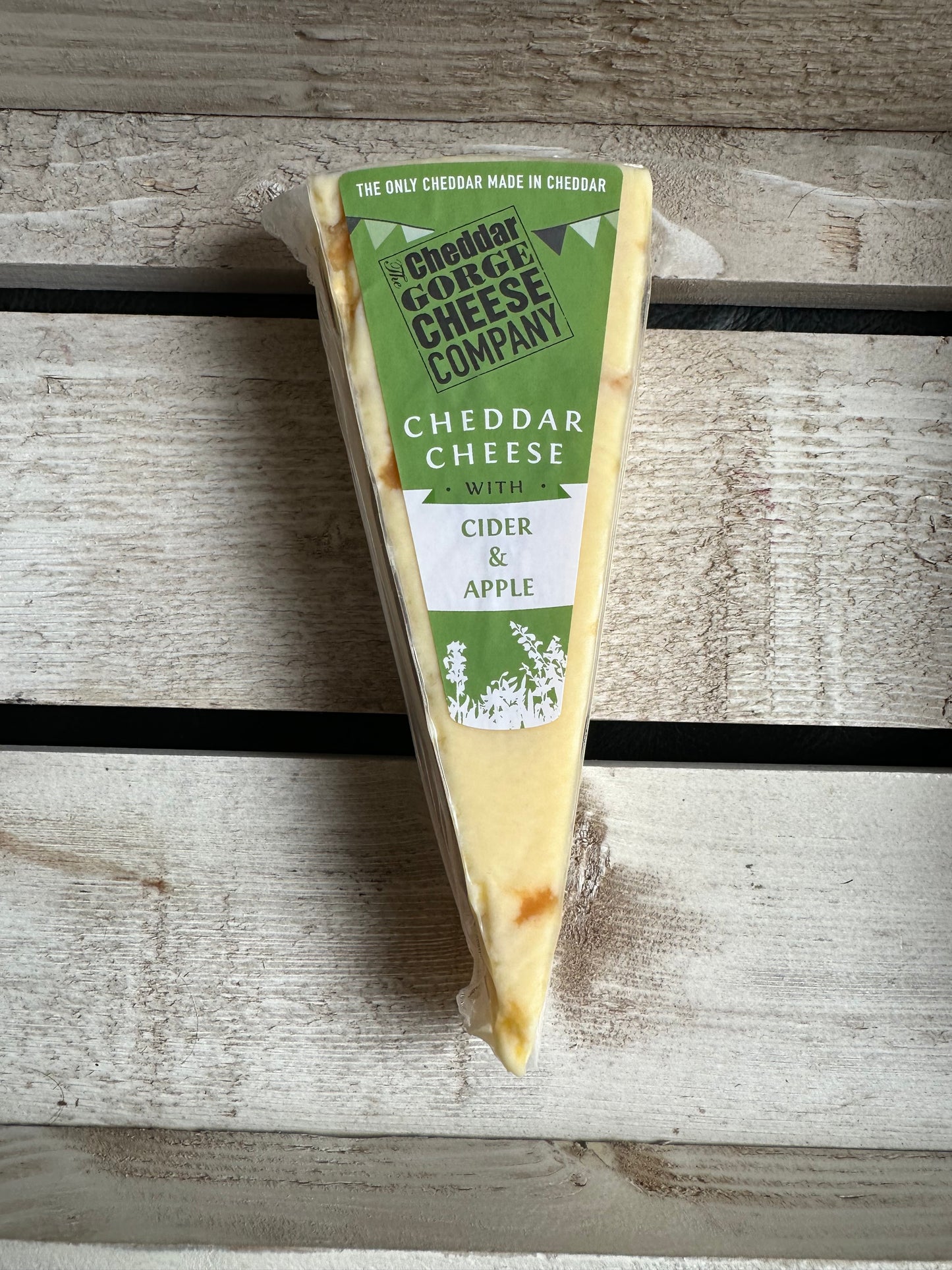 Cheddar Gorge Cider & Apple Cheese