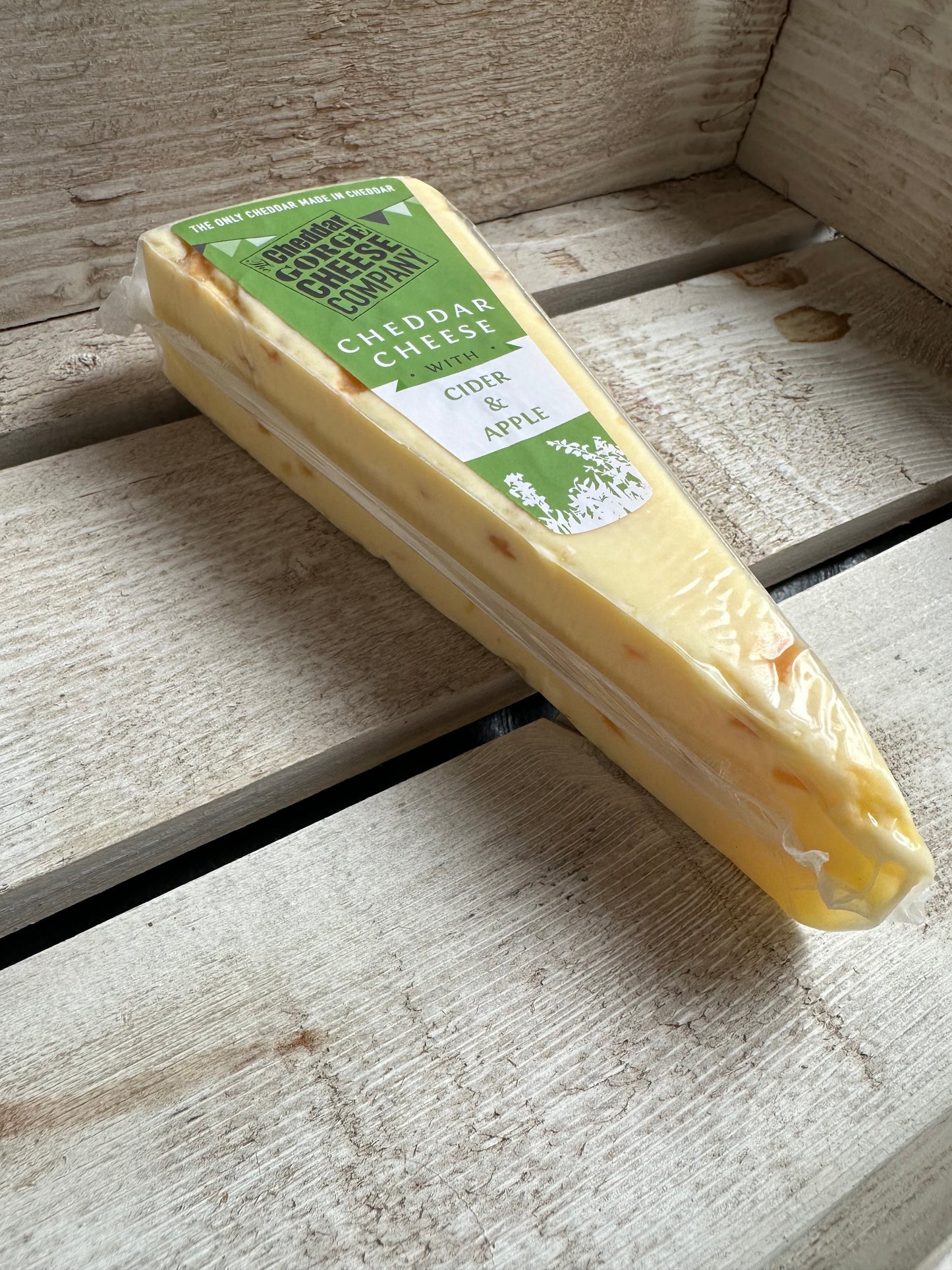 Cheddar Gorge Cider & Apple Cheese